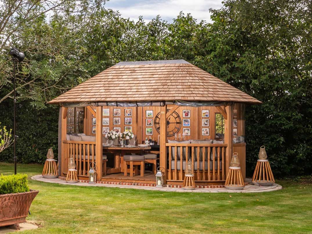 Solar power garden rooms vs regular garden rooms 