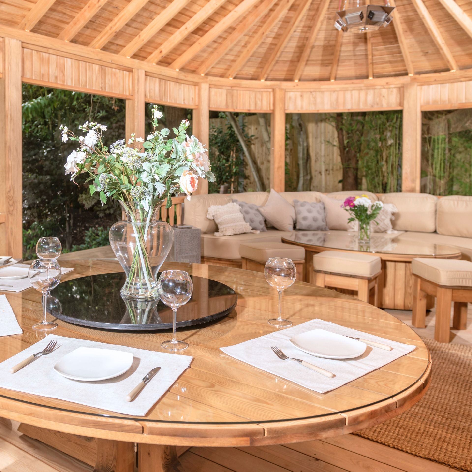 Made-to-measure furniture