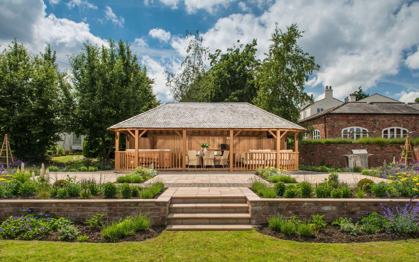 Things to consider when planning a hot tub enclosure